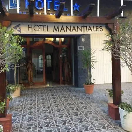 ホテル Manantiales トレモリノス